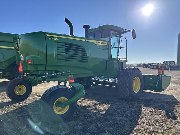 Image of John Deere W235M equipment image 3