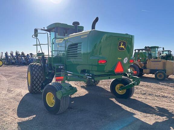 Image of John Deere W235M equipment image 4