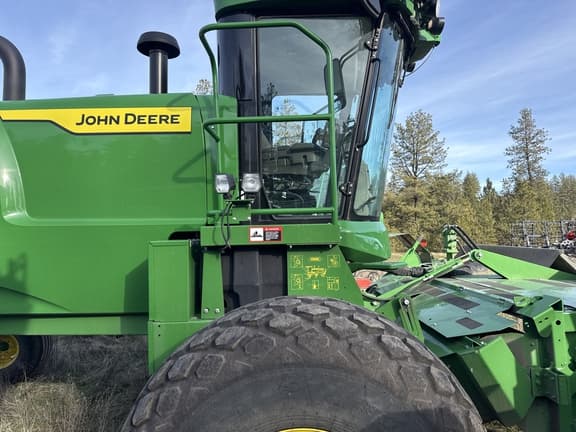 Image of John Deere W235M equipment image 3