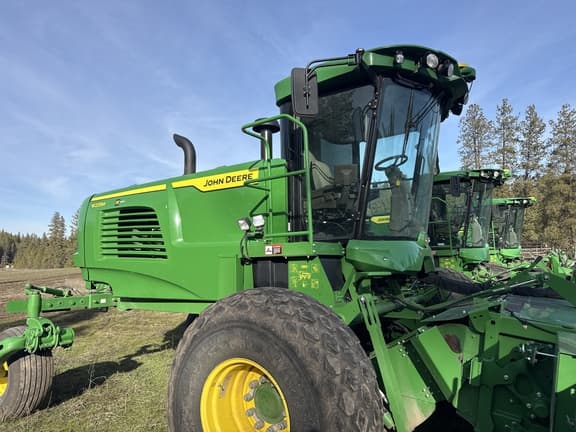 Image of John Deere W235M equipment image 3
