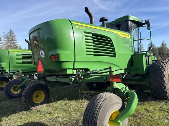 Image of John Deere W235M equipment image 2