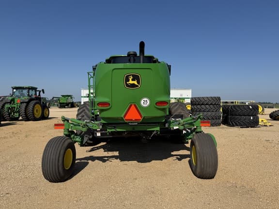 Image of John Deere W235R equipment image 3