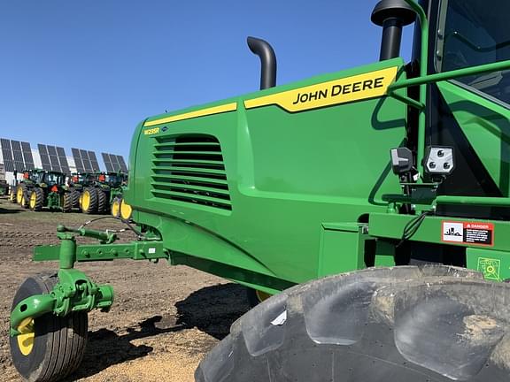 Image of John Deere W235R equipment image 4