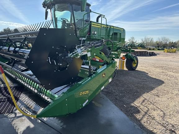 Image of John Deere W235R equipment image 2