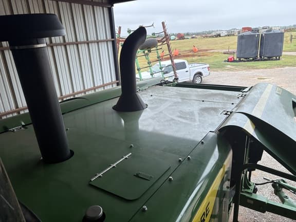 Image of John Deere W235R equipment image 2