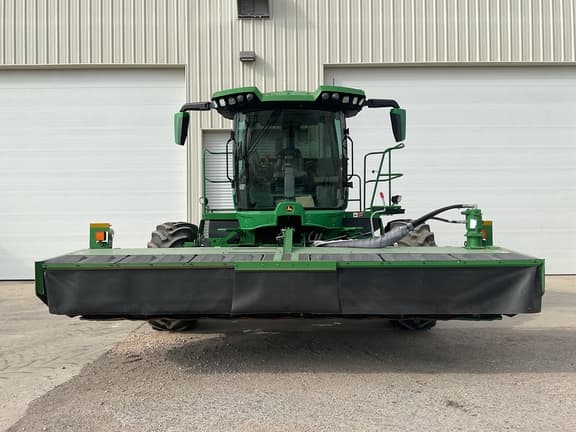 Image of John Deere W235R equipment image 2