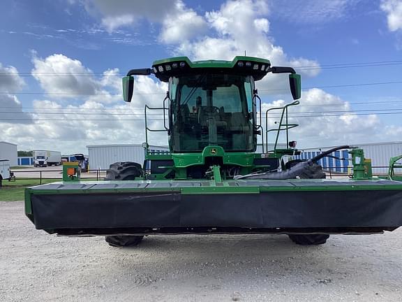 Image of John Deere W235R equipment image 2