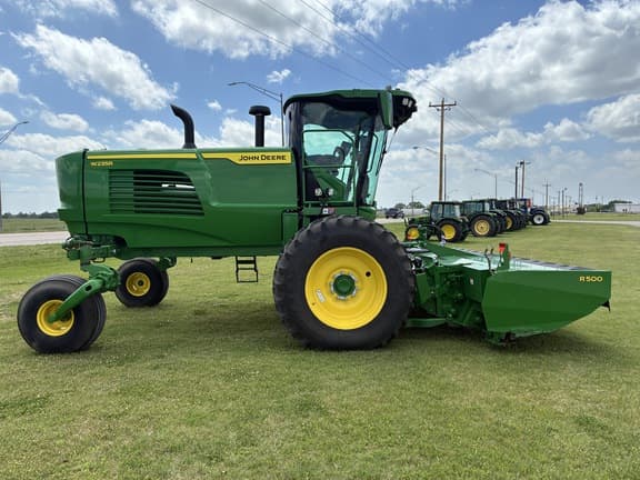 Image of John Deere W235R equipment image 4