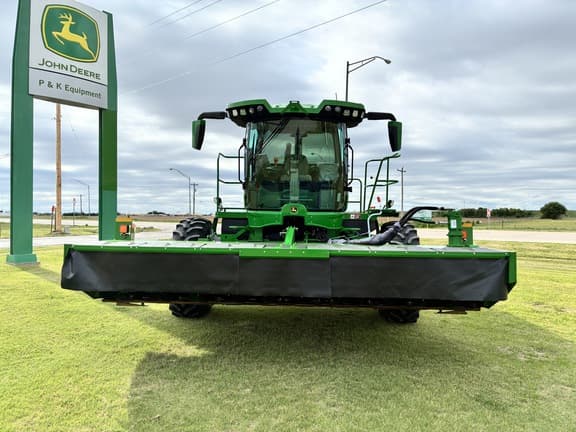 Image of John Deere W235R equipment image 1