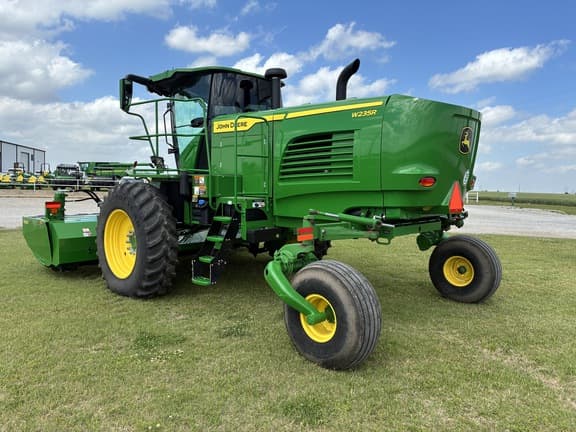 Image of John Deere W235R equipment image 1