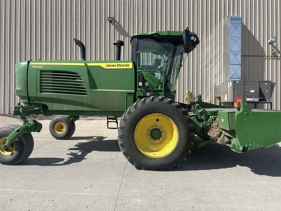 Image of John Deere W235R equipment image 2