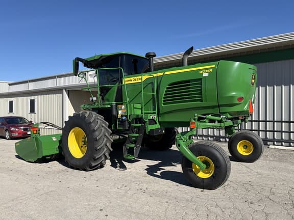 Image of John Deere W235R equipment image 3