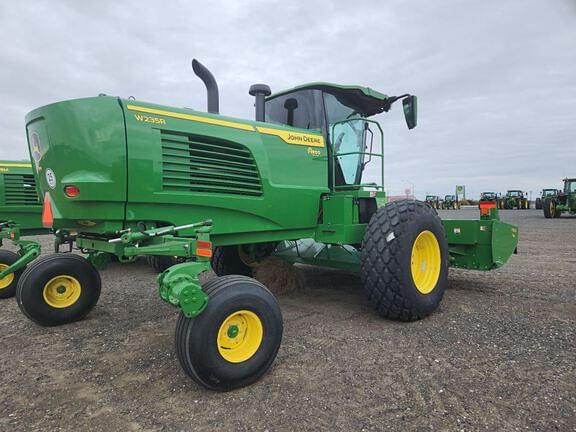 Image of John Deere W235R equipment image 4