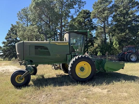 Image of John Deere W235R equipment image 1