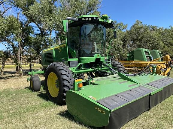 Image of John Deere W235R equipment image 1