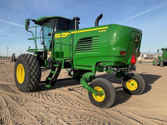 Image of John Deere W235R equipment image 4