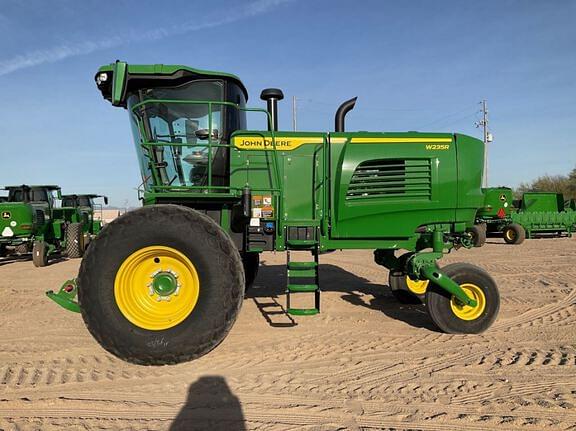 Image of John Deere W235R equipment image 3