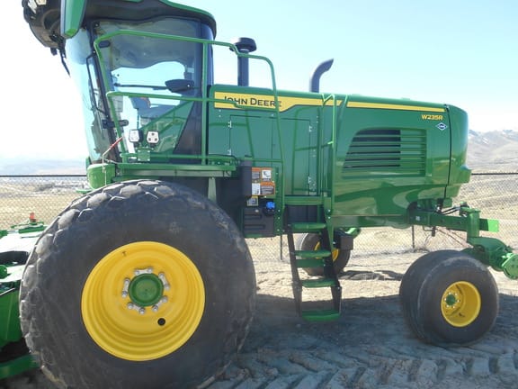 2024 John Deere W235R Equipment Image0