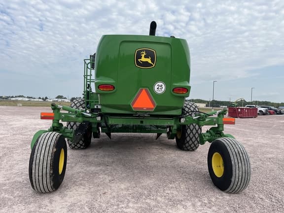 Image of John Deere W235R equipment image 4