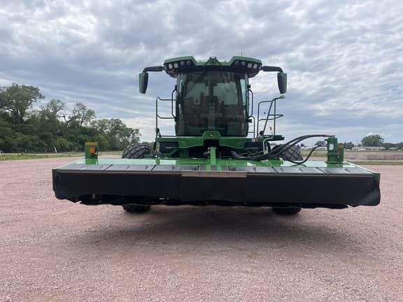Image of John Deere W235R equipment image 1