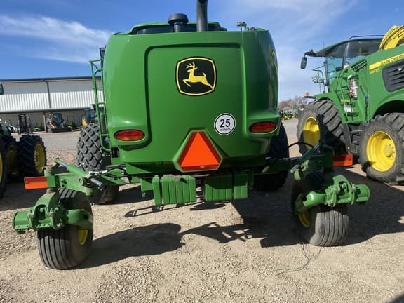 Image of John Deere W235R equipment image 4