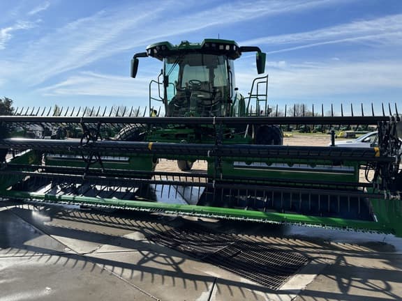 Image of John Deere W235R equipment image 2