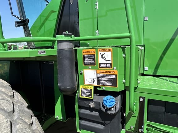 Image of John Deere W235R equipment image 2