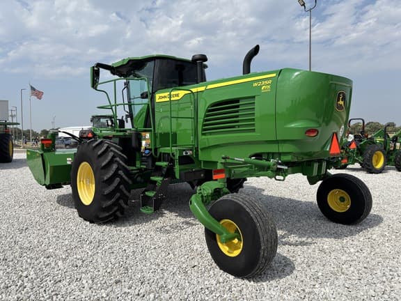 Image of John Deere W235R equipment image 2