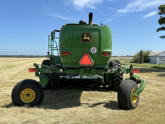 Image of John Deere W235R equipment image 3
