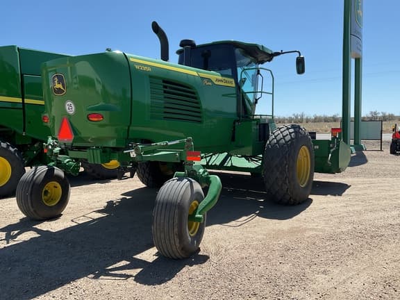 Image of John Deere W235R equipment image 3