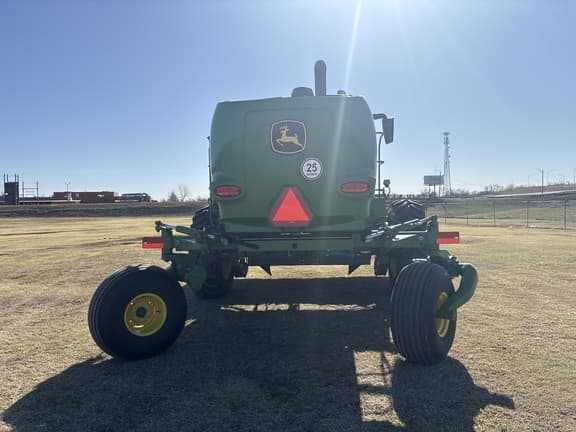 Image of John Deere W235R equipment image 3