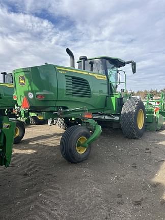 Image of John Deere W235R equipment image 1