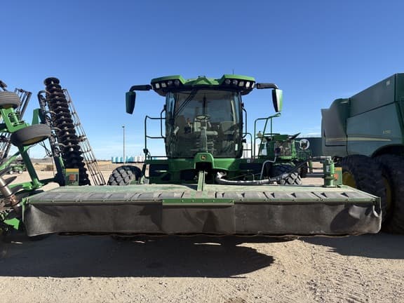 Image of John Deere W235R equipment image 1