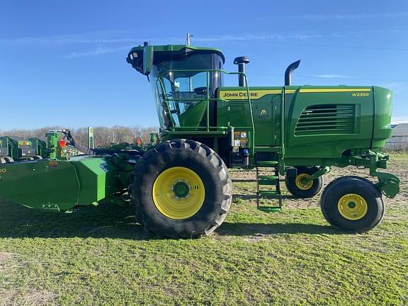 Image of John Deere W235 equipment image 3