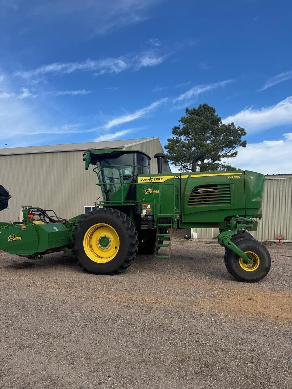 Image of John Deere W235R Primary image