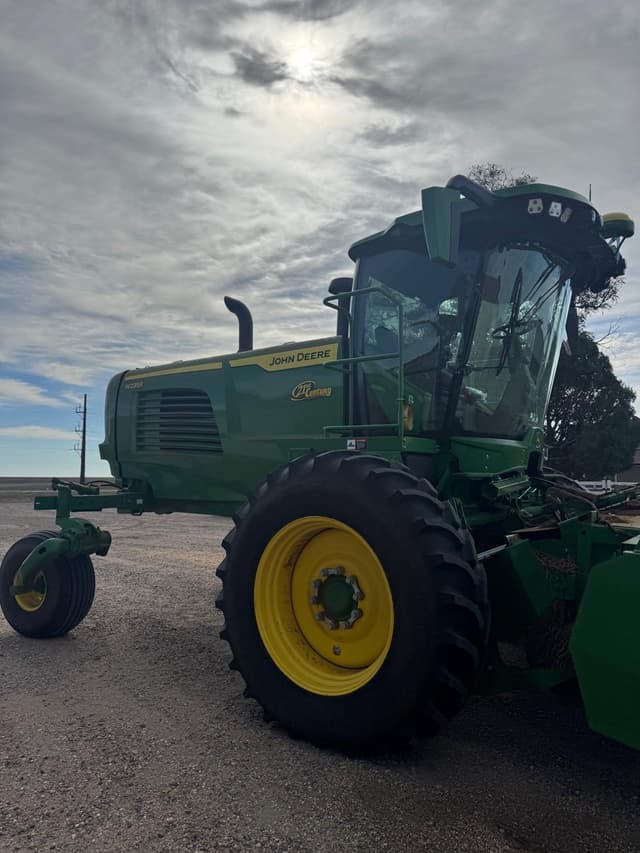Image of John Deere W235R equipment image 1