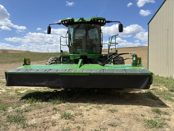 Image of John Deere W235R equipment image 1