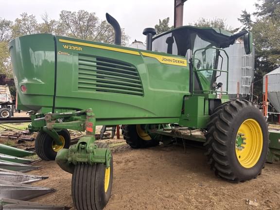 Image of John Deere W235R equipment image 1