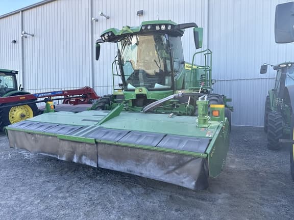 Image of John Deere W235R equipment image 1