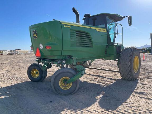 Image of John Deere W235R equipment image 4