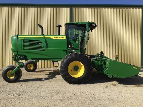 Image of John Deere W235R equipment image 3