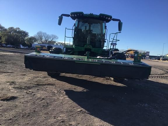 Image of John Deere W235 equipment image 2
