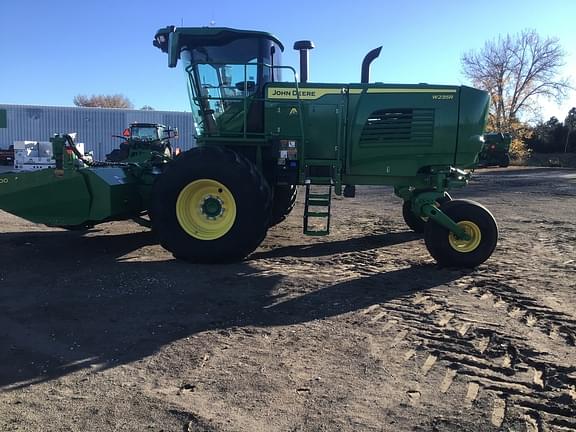 Image of John Deere W235 equipment image 4