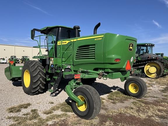 Image of John Deere W235R equipment image 3