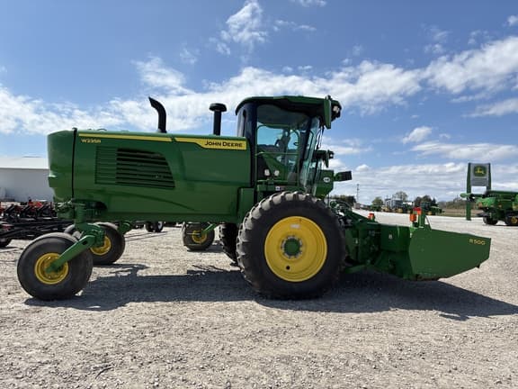 Image of John Deere W235R equipment image 3
