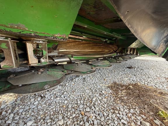 Image of John Deere W235R equipment image 4