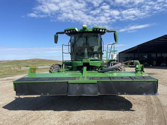 Image of John Deere W235R equipment image 1