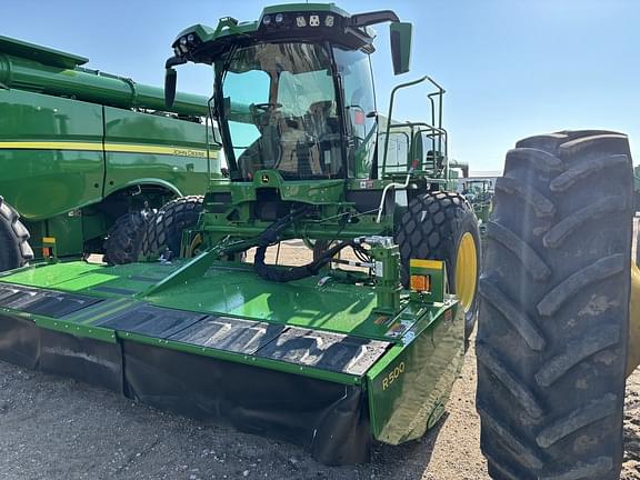 Image of John Deere W235R Primary image