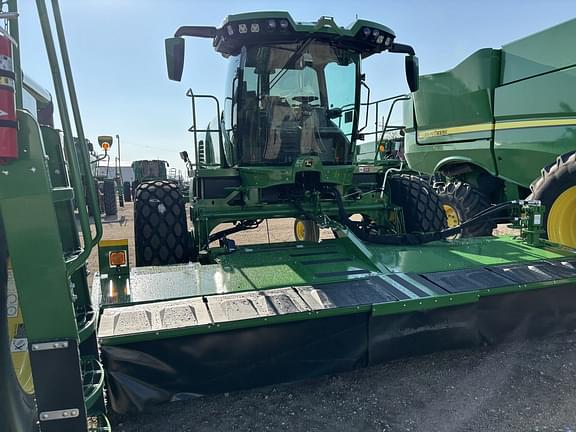 Image of John Deere W235R Primary image