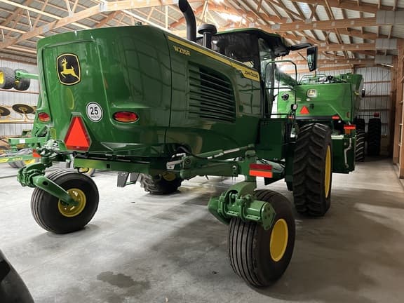 Image of John Deere W235R equipment image 2